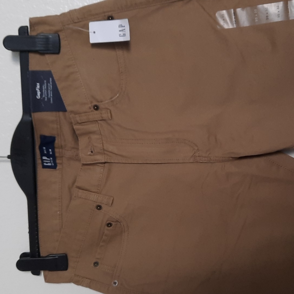 New Gap slim mid rise khaki pants